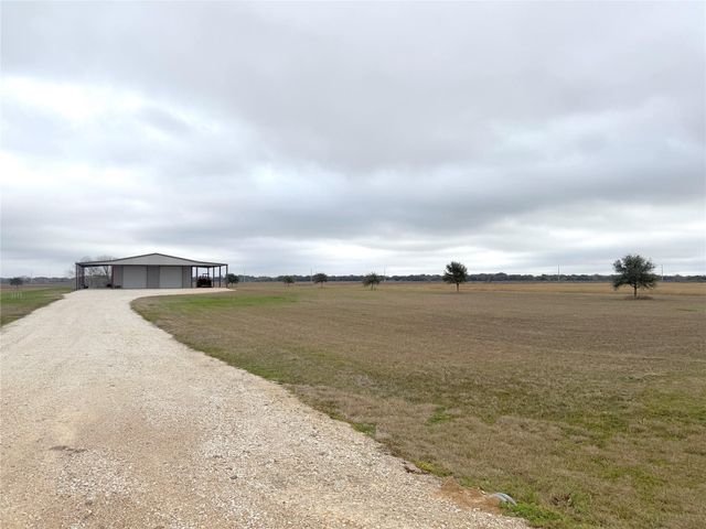 323 Prairie Switch Road, El Campo, TX 77437