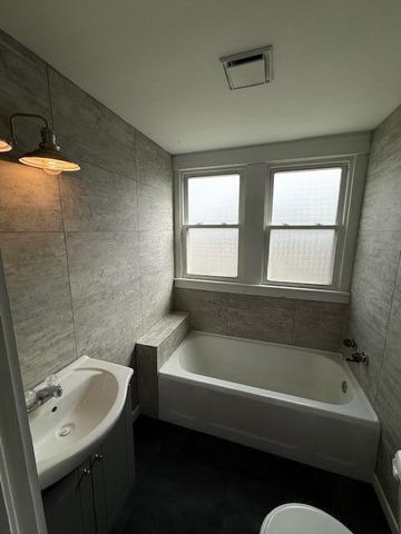 1000 LOCUST ST, Boonville, MO 65233