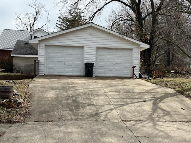 1000 LOCUST ST, Boonville, MO 65233