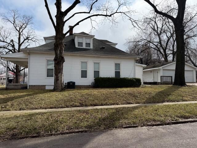 1000 LOCUST ST, Boonville, MO 65233