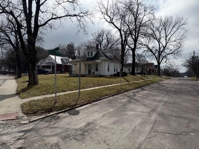 1000 LOCUST ST, Boonville, MO 65233