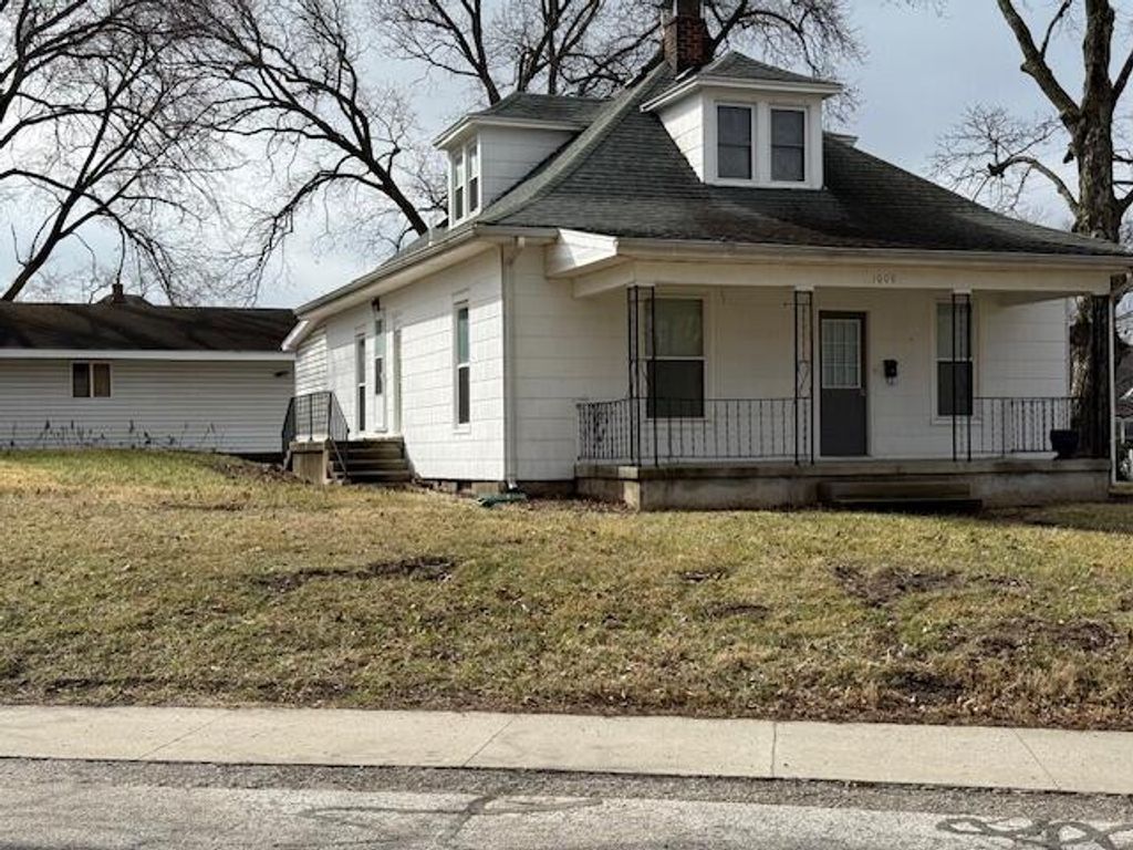 1000 LOCUST ST, Boonville, MO 65233