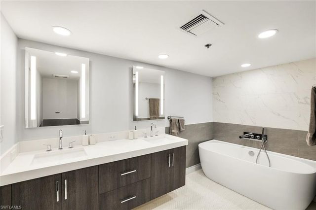 6361 Pelican Bay BLVD 601, Naples, FL 34108