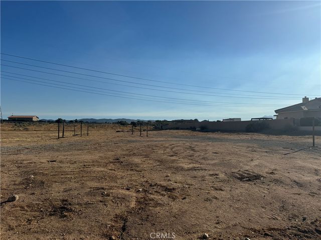 12365 Farmington Street, Oak Hills, CA 92344