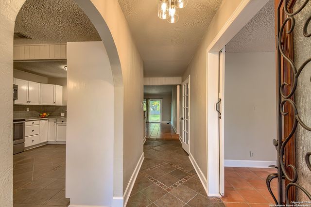 1734 Mountjoy, San Antonio, TX 78232