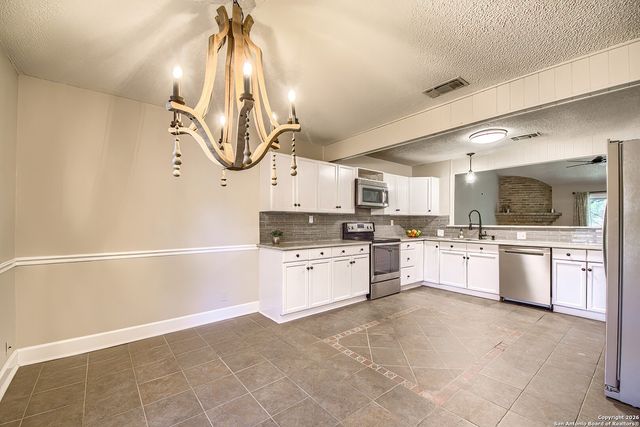 1734 Mountjoy, San Antonio, TX 78232