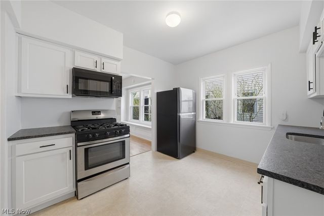 2058 Wascana Avenue, Lakewood, OH 44107