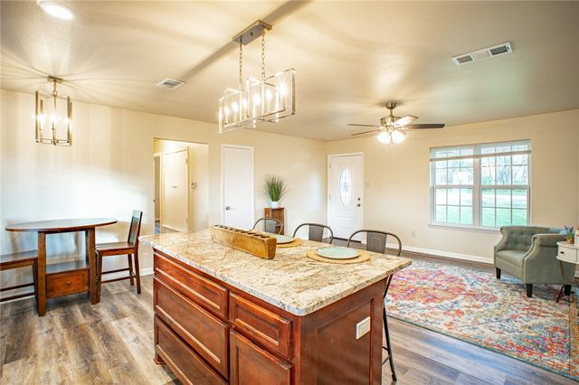 903 N Kaufman, Mexia, TX 76667