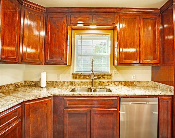 903 N Kaufman, Mexia, TX 76667