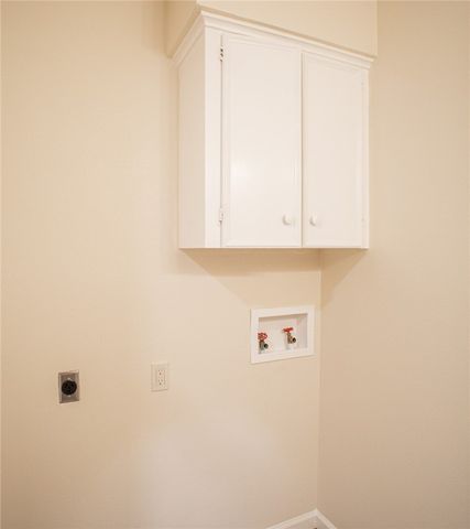 903 N Kaufman, Mexia, TX 76667