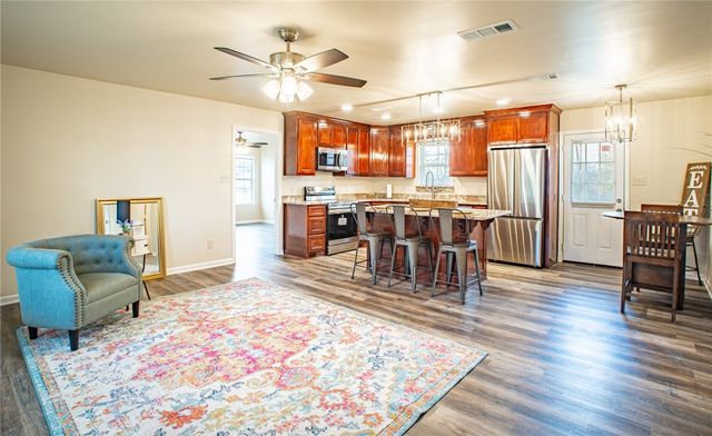 903 N Kaufman, Mexia, TX 76667