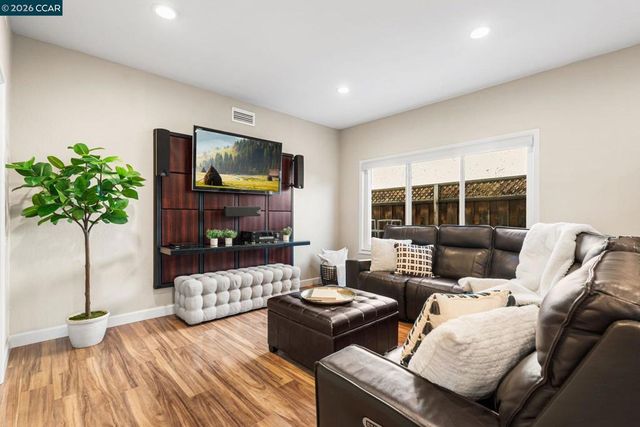 4417 Catalpa Ct, Concord, CA 94521