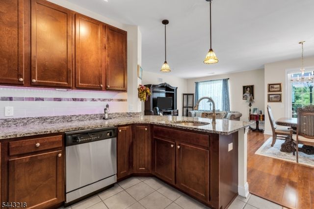 5107 Enclave Cir, Franklin Twp., NJ 08873