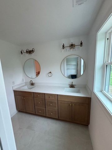 427 Landry Ave, North Attleboro, MA 02760