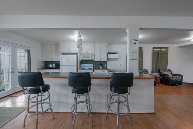 1725 CR 441d, Brazoria, TX 77422