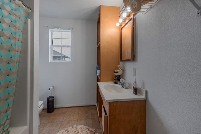 1725 CR 441d, Brazoria, TX 77422