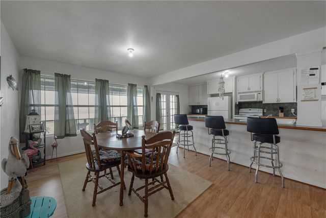 1725 CR 441d, Brazoria, TX 77422