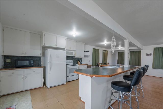 1725 CR 441d, Brazoria, TX 77422