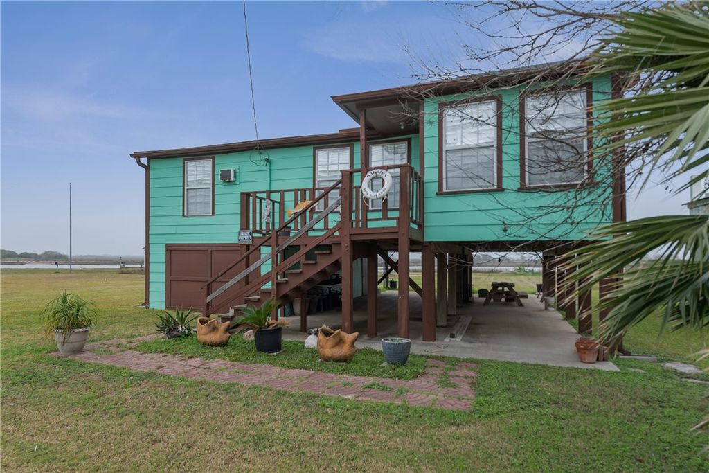 1725 CR 441d, Brazoria, TX 77422