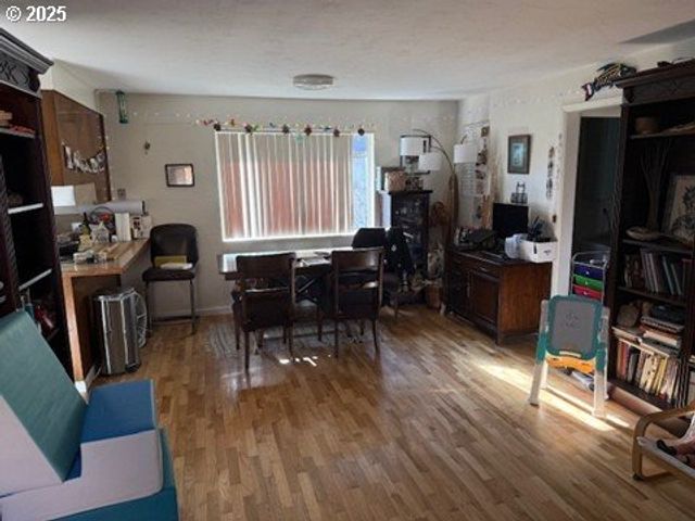 170 E 40TH Ave, Eugene, OR 97405