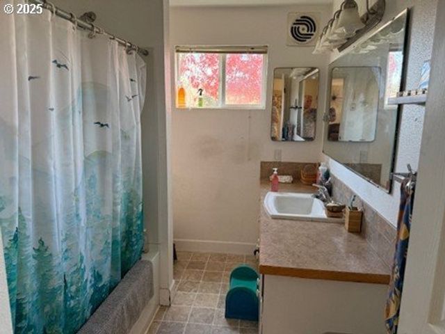 170 E 40TH Ave, Eugene, OR 97405