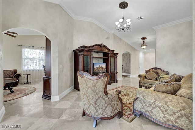 1345 Mariposa CIR 5, Naples, FL 34105