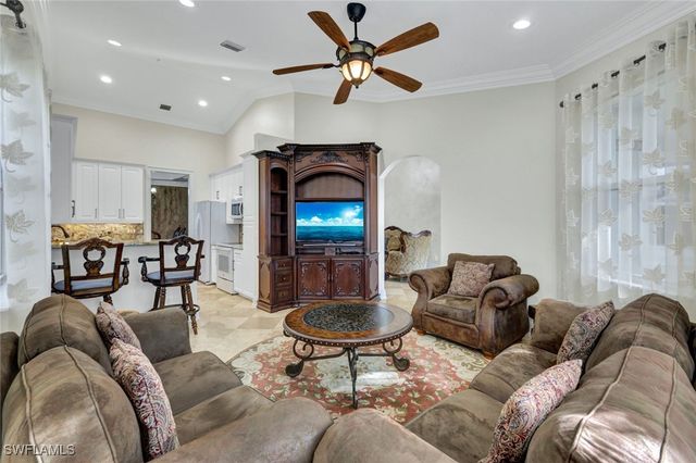 1345 Mariposa CIR 5, Naples, FL 34105