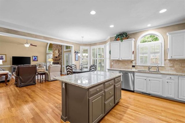 3380 Saxony Glen, Marietta, GA 30066