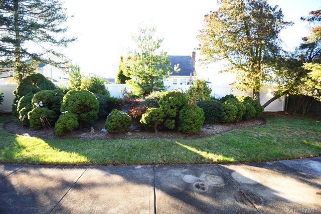 81 Hausch Boulevard, Roosevelt, NY 11575