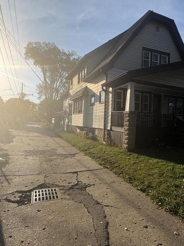 5021 N 27th STREET, Milwaukee, WI 53209