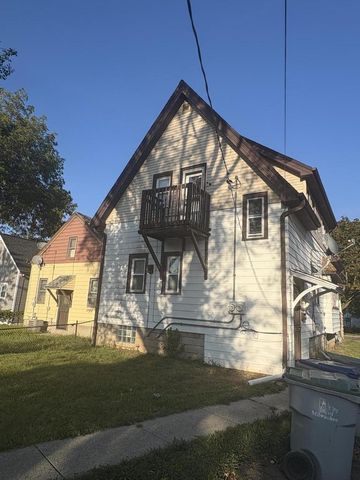 5021 N 27th STREET, Milwaukee, WI 53209