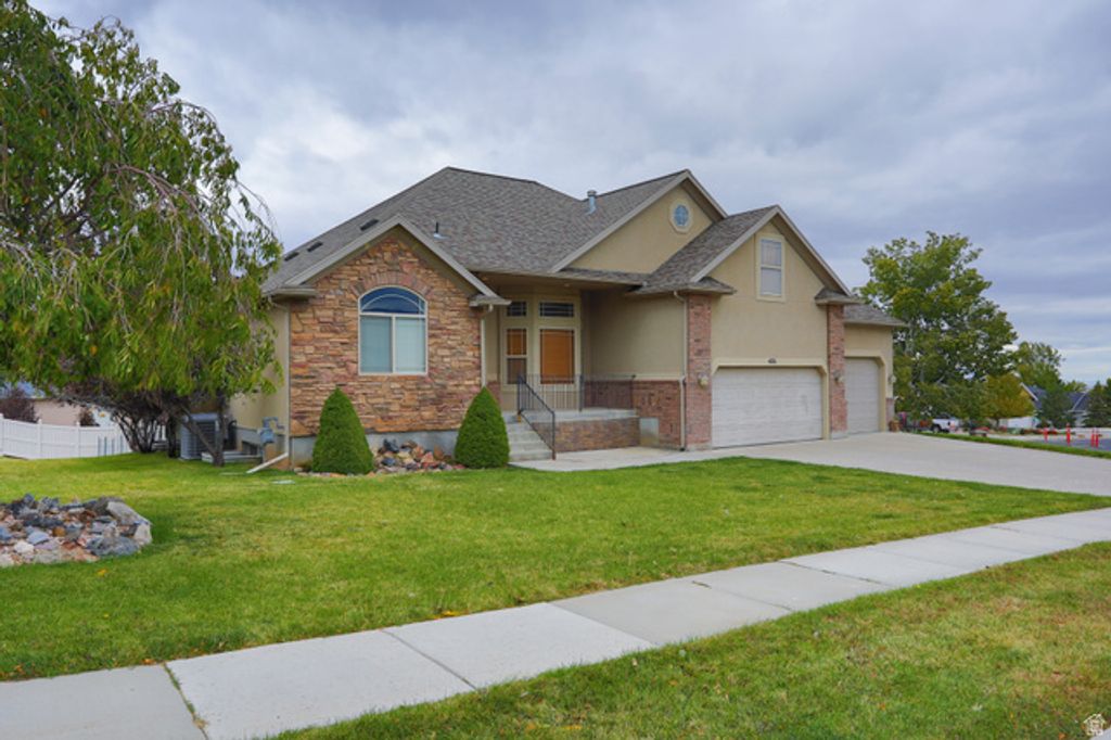 426 S DEER HOLLOW RD, Tooele, UT 84074