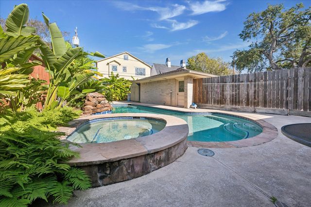 3716 Bellaire Boulevard, Southside Place, TX 77025