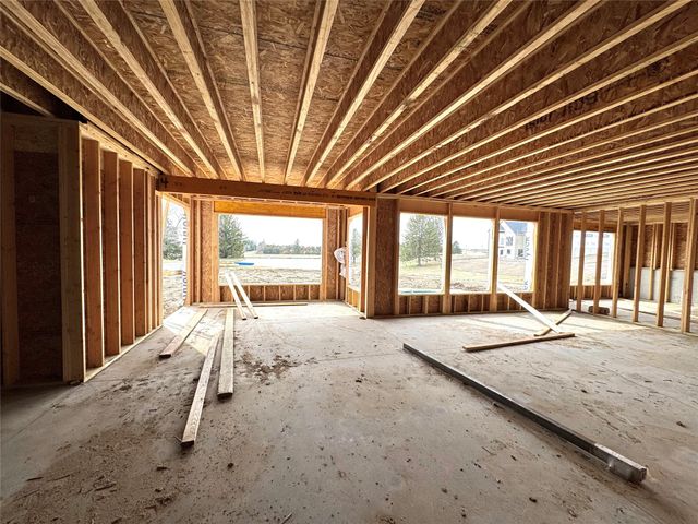 17412 Oakwood Drive, Urbandale, IA 50323