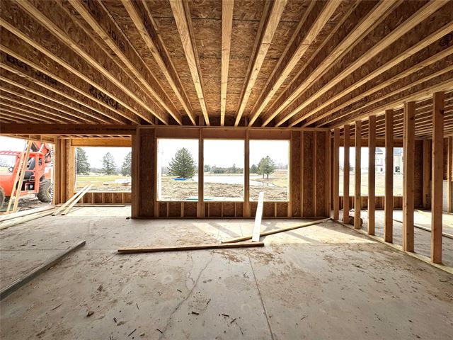 17412 Oakwood Drive, Urbandale, IA 50323