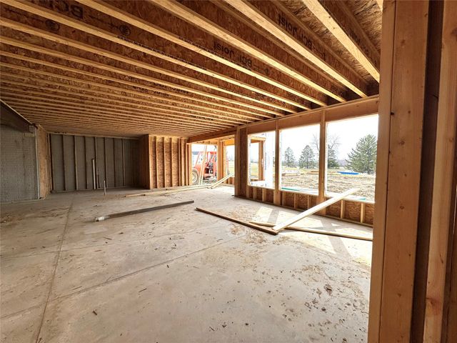 17412 Oakwood Drive, Urbandale, IA 50323