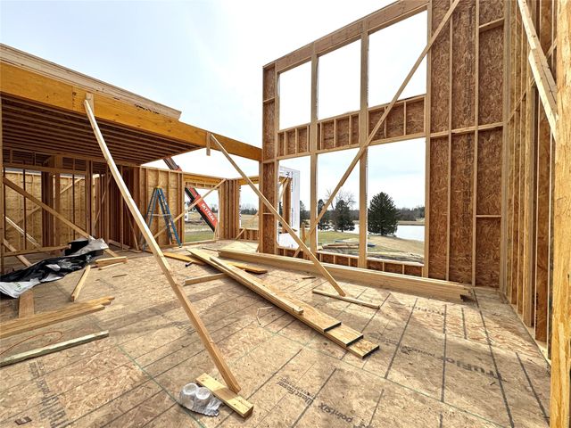 17412 Oakwood Drive, Urbandale, IA 50323