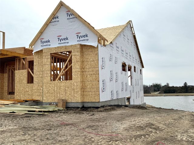 17412 Oakwood Drive, Urbandale, IA 50323