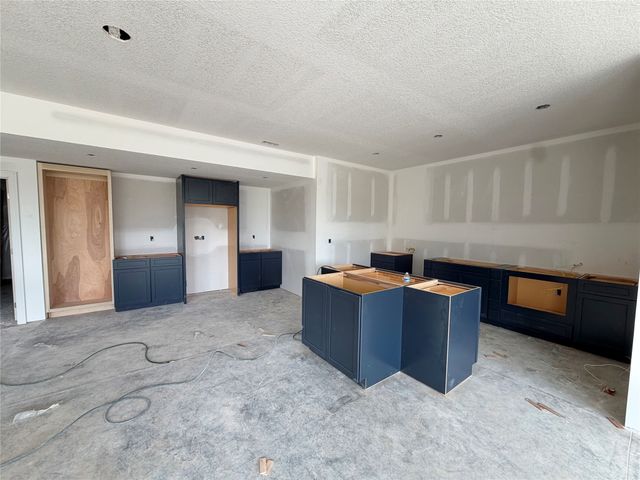 17412 Oakwood Drive, Urbandale, IA 50323