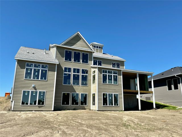 17412 Oakwood Drive, Urbandale, IA 50323