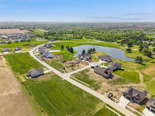 17412 Oakwood Drive, Urbandale, IA 50323