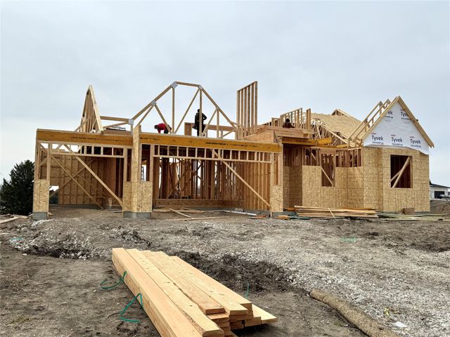 17412 Oakwood Drive, Urbandale, IA 50323