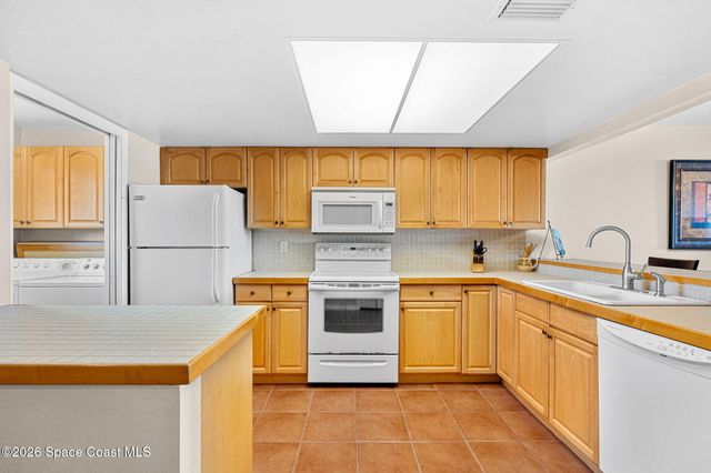 8498 Ridgewood Avenue 2305, Cape Canaveral, FL 32920