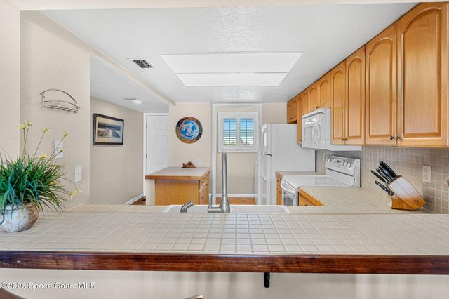 8498 Ridgewood Avenue 2305, Cape Canaveral, FL 32920