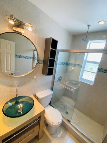 6881 Bay Dr 11, Miami Beach, FL 33141
