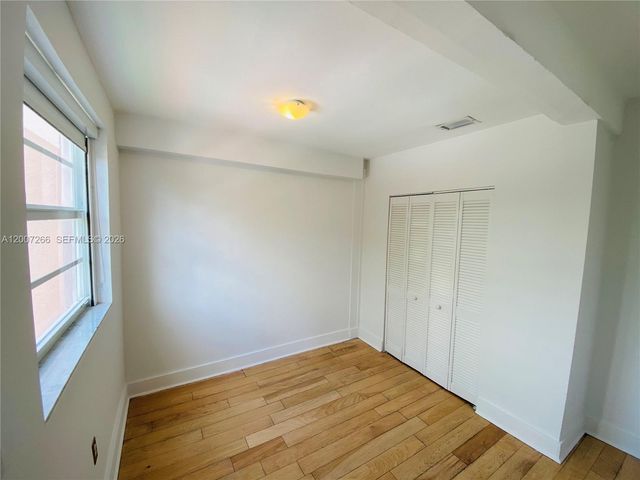 6881 Bay Dr 11, Miami Beach, FL 33141