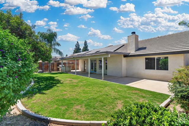 333 Berry Meadow Way, Bakersfield, CA 93308