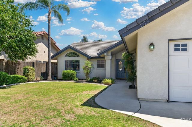 333 Berry Meadow Way, Bakersfield, CA 93308