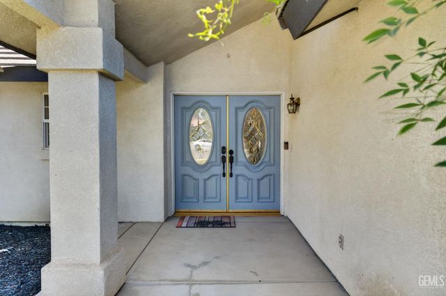 333 Berry Meadow Way, Bakersfield, CA 93308