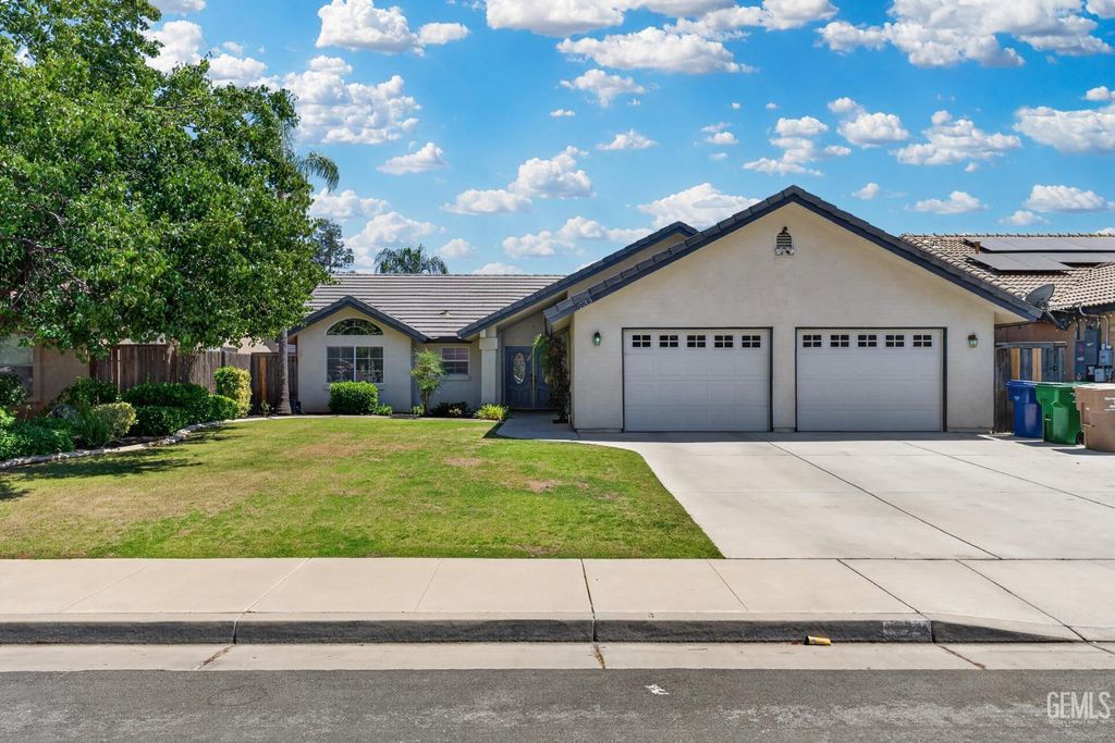 333 Berry Meadow Way, Bakersfield, CA 93308